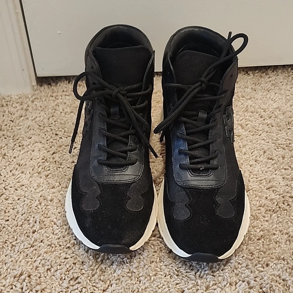 Black High-Top Women's Sneakers - Picture 2 of 5